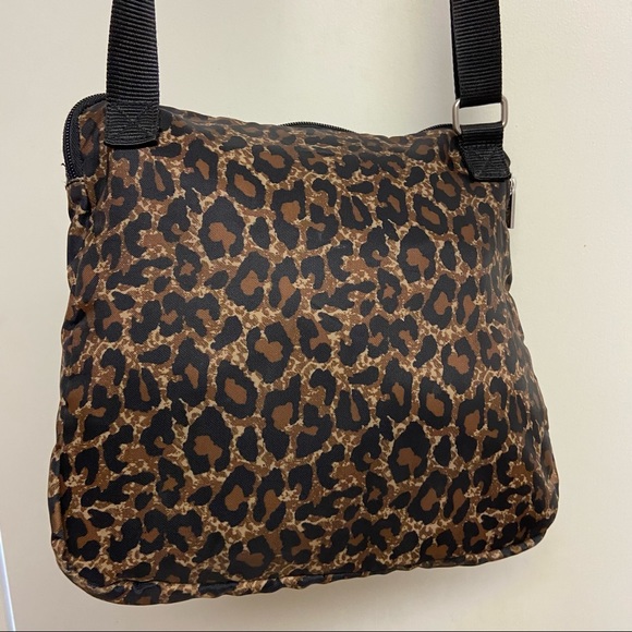 Baggallini leopard crossbody bag purse.‎ - Picture 3 of 6